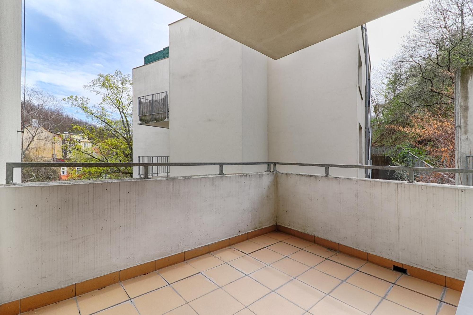 Peace And Comfort Near Center With Balcony, 500mb Wifi Appartement