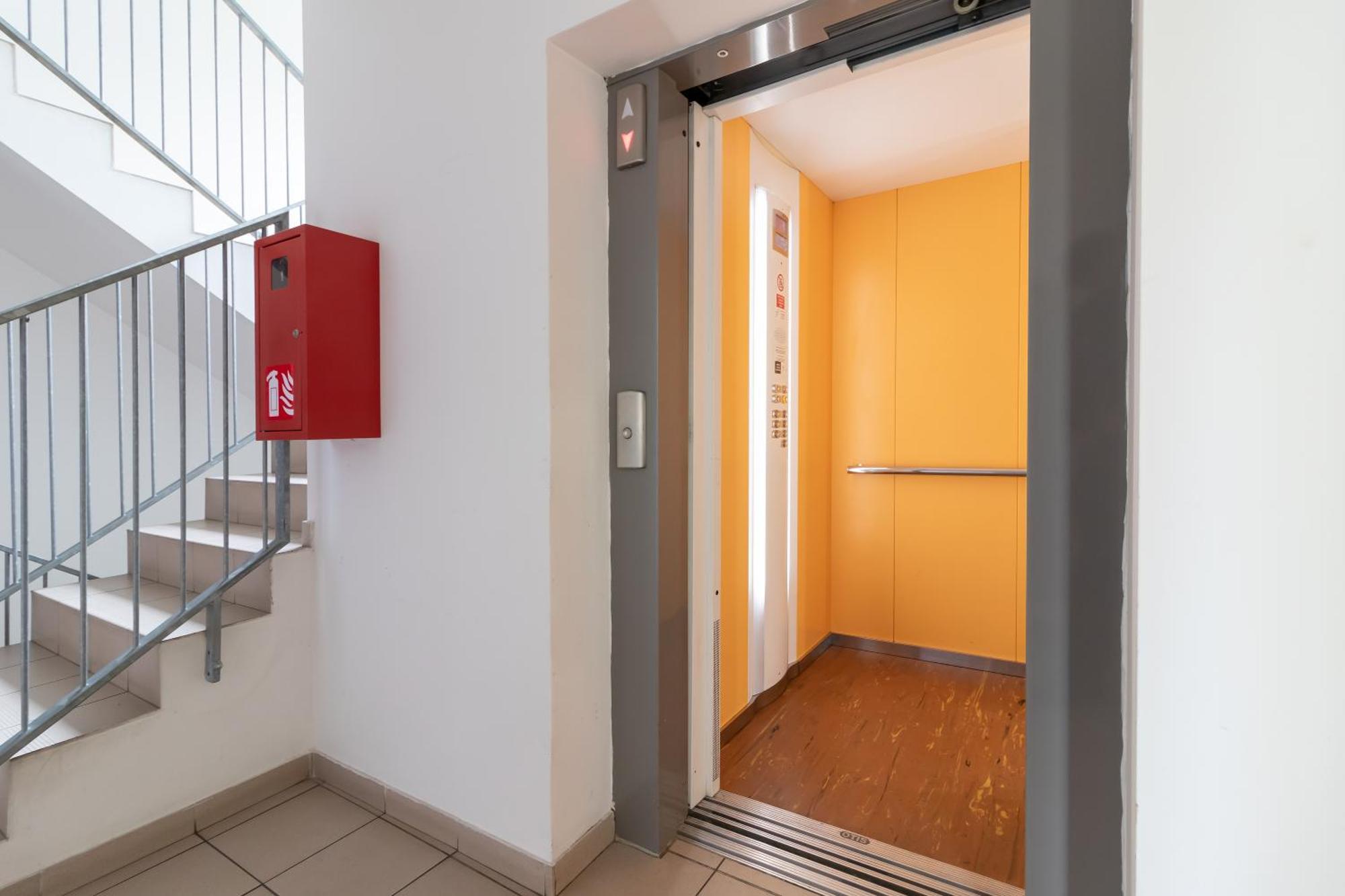 Appartement Peace And Comfort Near Center With Balcony, 500mb Wifi