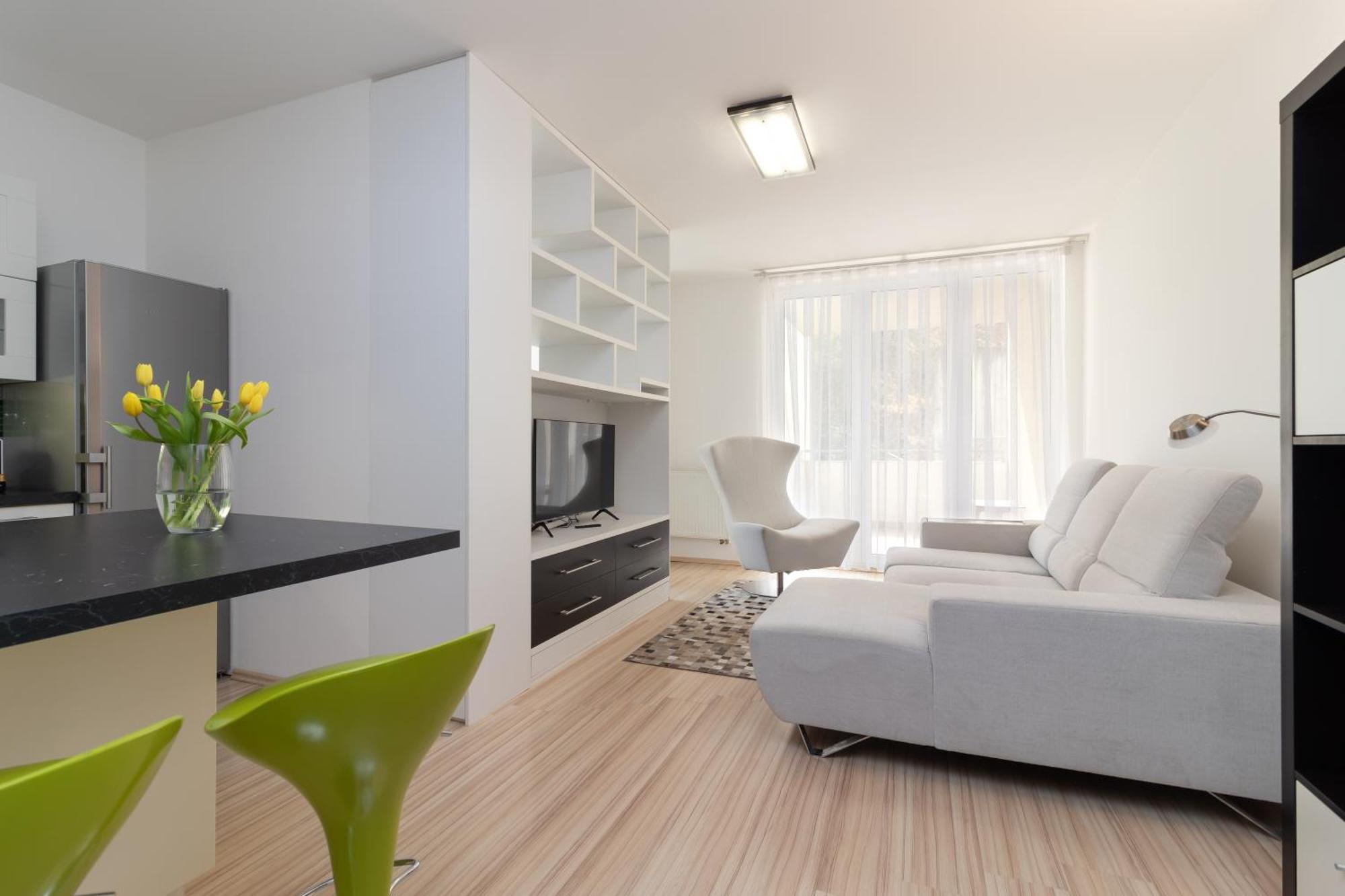 Peace And Comfort Near Center With Balcony, 500mb Wifi Appartement *